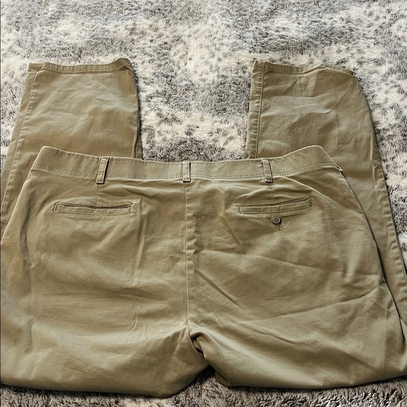 Lee Men's Extreme Comfort Khaki Chinos - Picture 4 of 4